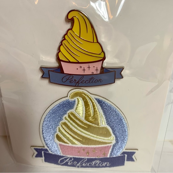 NWT. Disney pin & patch set. Classic Disney parks snack Dole whip - Picture 2 of 6